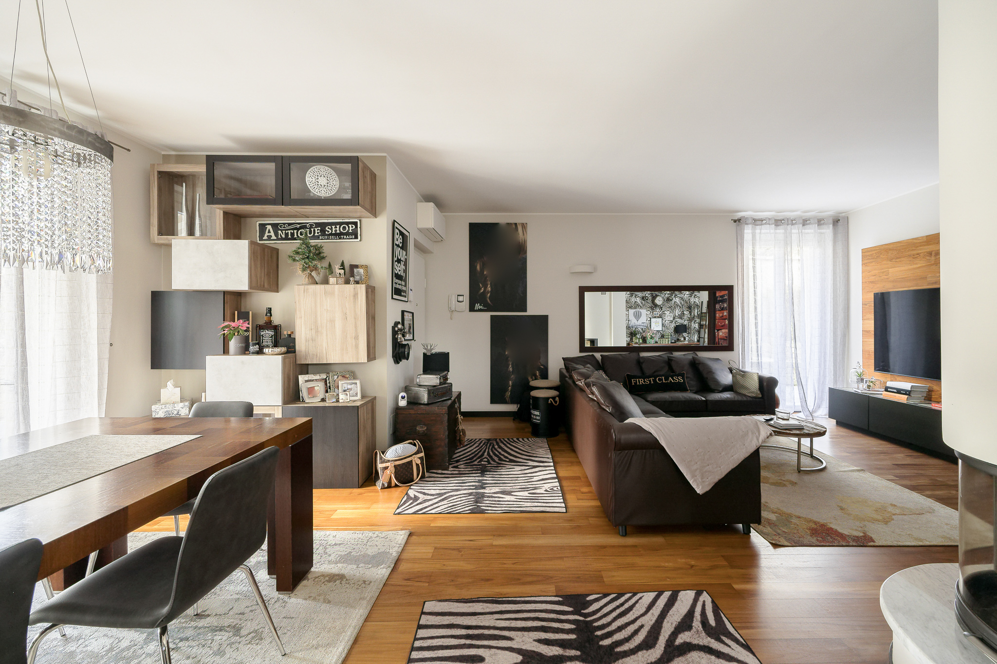 Interior before AI LightLab declutter clean preset