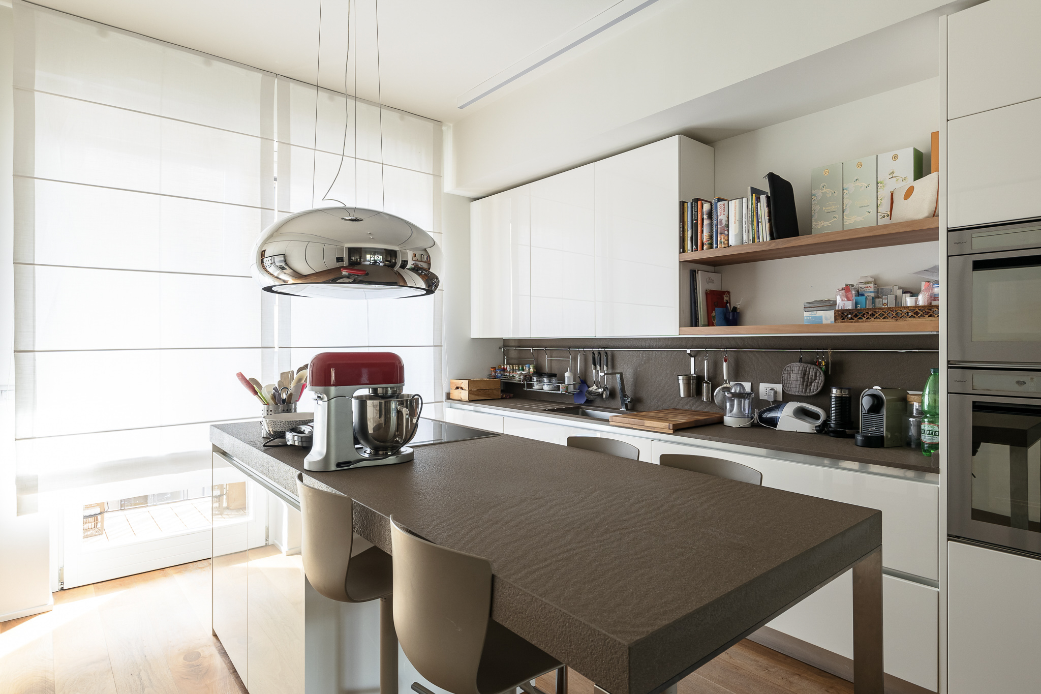 Interior before declutter